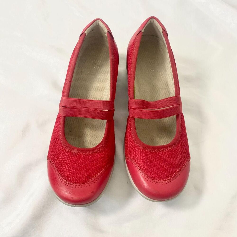 Hotter Made in England Model Tranquil Red leather Mary Jane Sporty Flats US 6.5